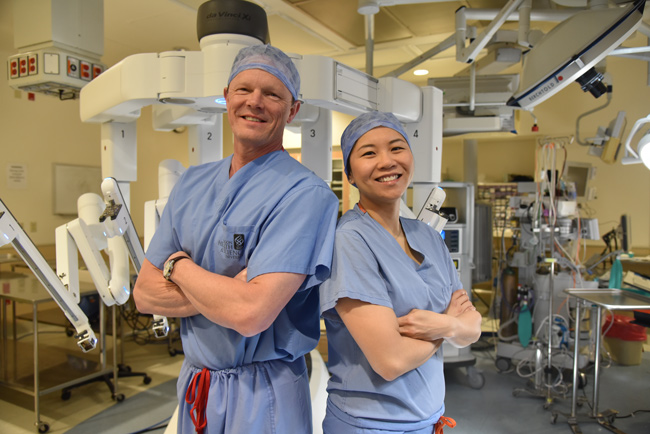 Drs. Christopher Amling and Jen-Jane Liu are urologic oncologists — experts in urology and cancer who specialize in surgery. They have advanced skills in robotic surgery, offering exceptional precision.