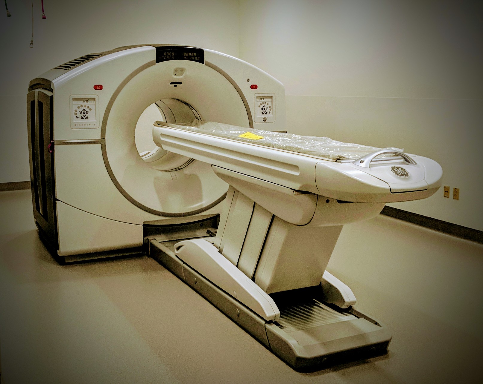 GE Discovery MI PET/CT Scanner