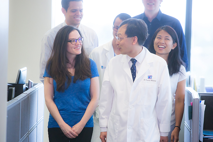 Dr. Hwang and residents at OHSU Casey Eye Institute