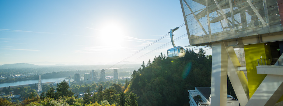 The Portland Aerial tram approaching the Marquam Hill campus.