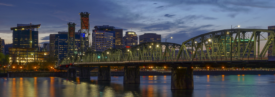 The Hawthorne Bridge, in downtown Portland, Oregon, at dusk