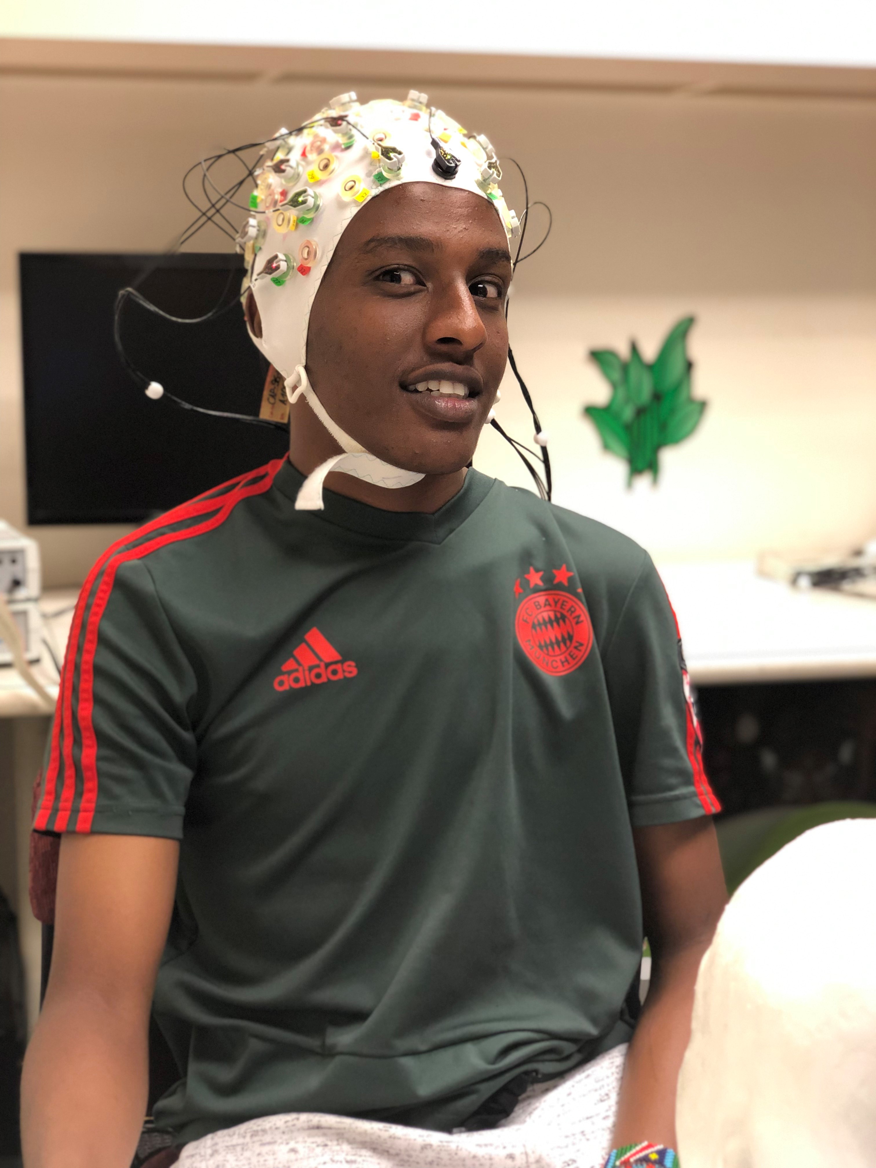 YES! students get to try out EEG and MRI technologies