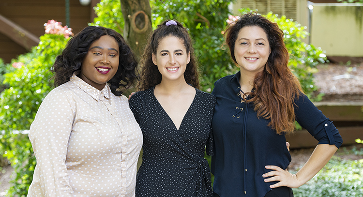 2019 Neuroscience Postbaccalaureate scholars Dennisha King, Raquel Miralles and Yessica Santana
