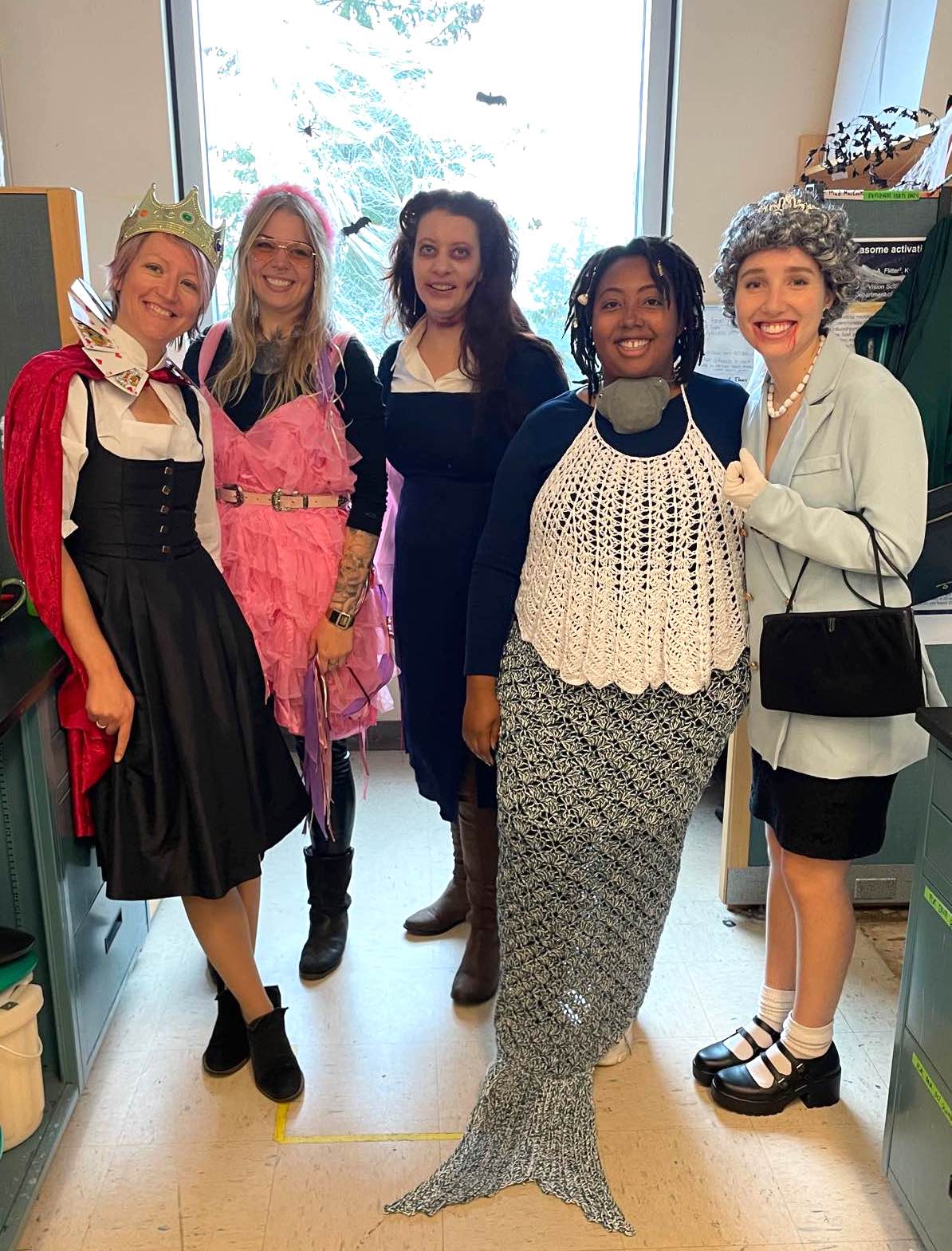 group picture of the Rauch Lab in Halloween costumes