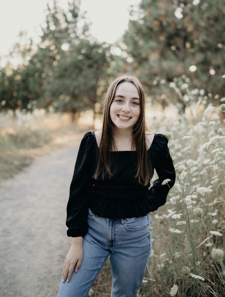 Headshot of Annaliese Elliot