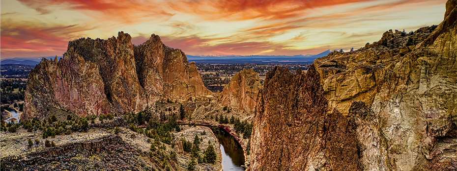 Landscape of Smith Rock at sunset.