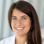 Professional headshot of Elizabeth Ternent-Rech