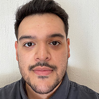 Headshot of Alejandro Robles