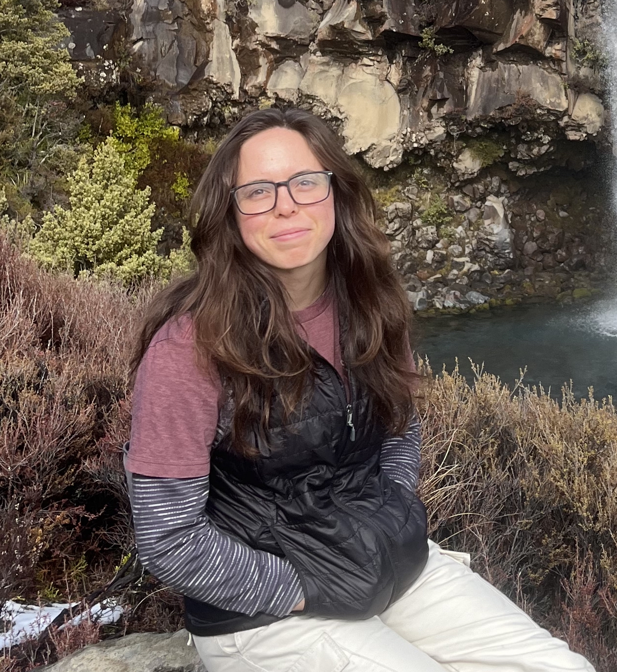 madeline wary headshot