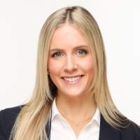 Headshot photo of Dr. Margaret Tharp
