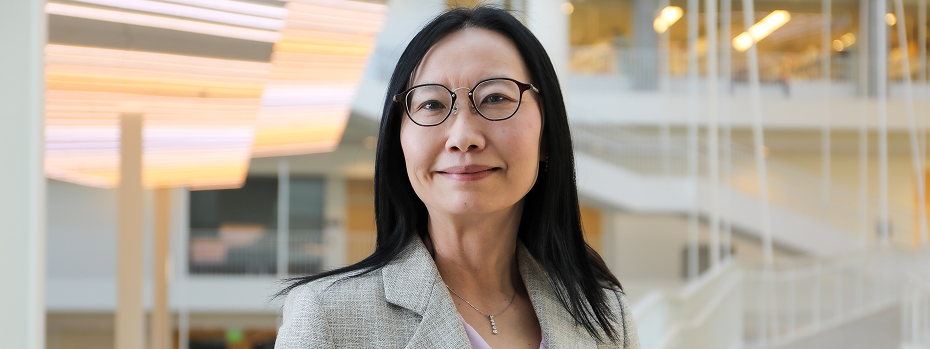 Portrait of Dr. Yabing Chen, a professor of pathology and laboratory medicine and vice chair of research in the OHSU Department of Pathology and Laboratory Medicine.