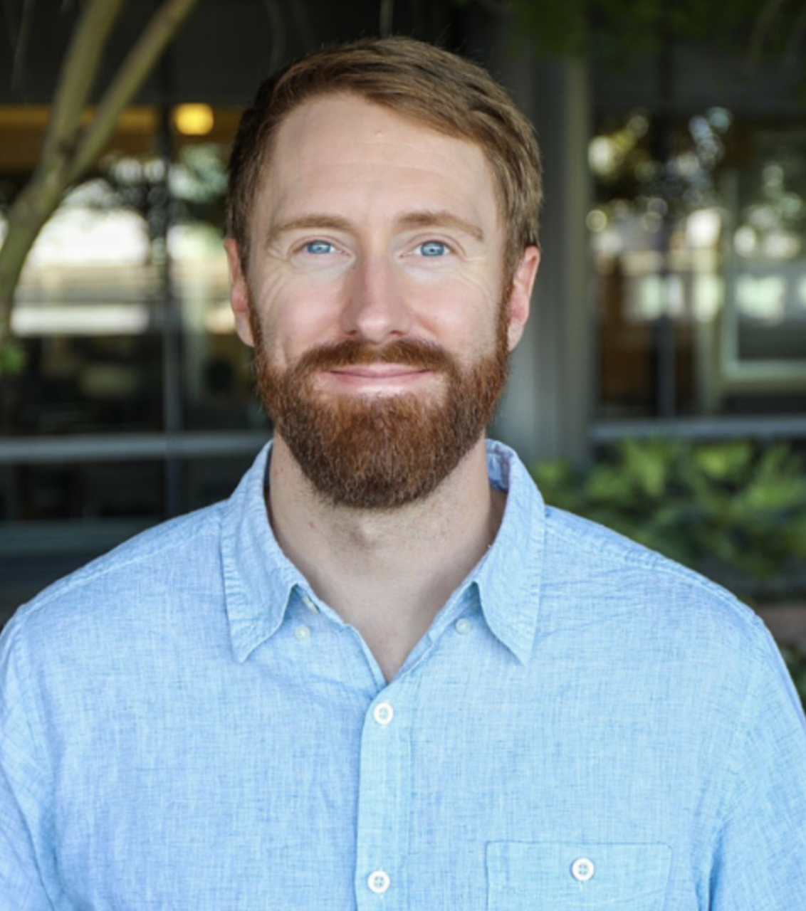 Head shot of Dr James Frank